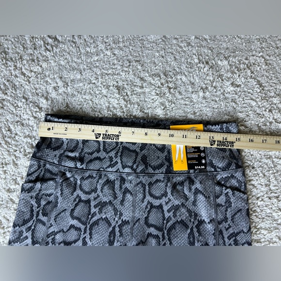 Women’s Large Avia Gray Snake Print Leggings NWT - Picture 5 of 8